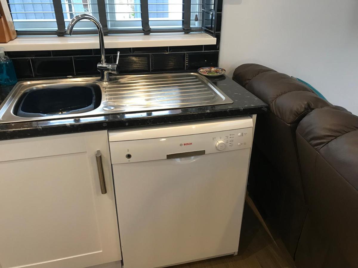 Cozy Lodge With Private Garden And Bbq 바톤어폰 험버 외부 사진
